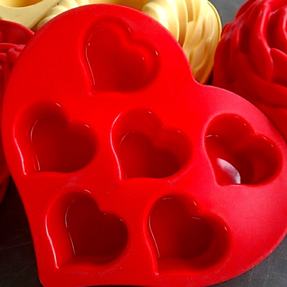 Silicone Bakeware Bundle of 6 - Picture 3 of 16